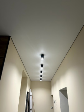 Безщілинні натяжні стелі