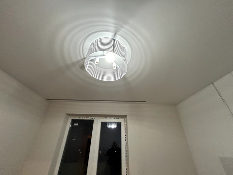 Натяжні стелі у спальні: стильно, романтично, практично, недорого.