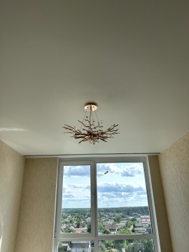 Натяжні стелі у спальні: стильно, романтично, практично, недорого.