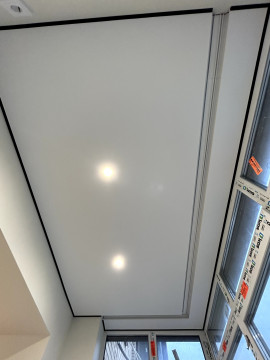 Натяжні стелі на балконі.