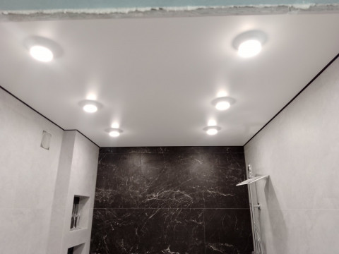 Натяжні стелі для ванної кімнати