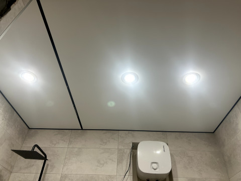 Натяжні стелі для ванної кімнати