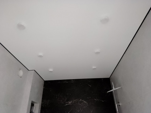 Натяжні стелі для ванної кімнати