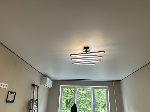 Відмінні натяжні стелі для офісу за вигідними цінами.