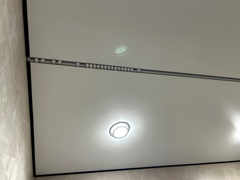 Тіньові натяжні стелі